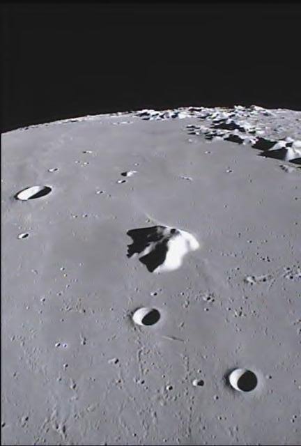 Mons Piton sfotografowany z orbity podczas misji GRAIL