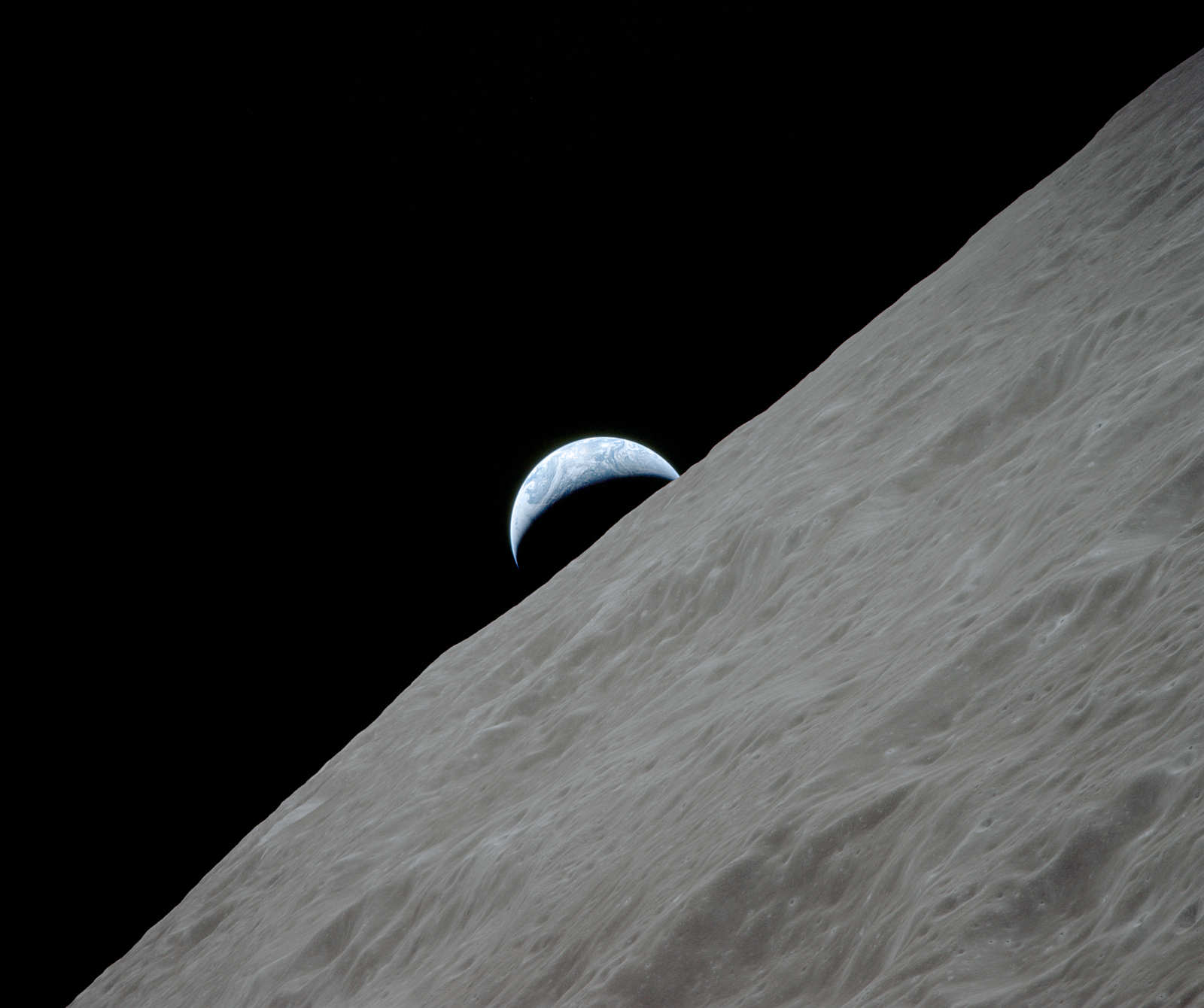 Ziemia nad księżycowym horyzontem - Apollo 17